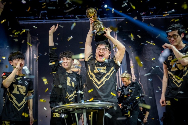 英雄联盟S15半决赛：Knight与Chovy中路对决引爆中韩大战-SABA电竞